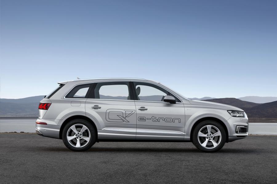  Audi Q7 e-tron TFSI Quattro (4M) 2015 года  (WW) (фото 11 из 22)